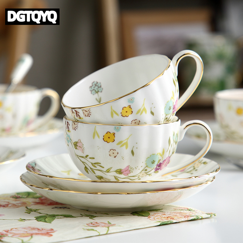 Coffee Tea Essentials - 2 stuks vintage bloemen keramische koffiekop